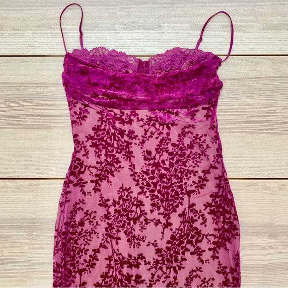 House of CB Ione Cranberry Devore Midi Dress | Size M - Picture 3 of 14